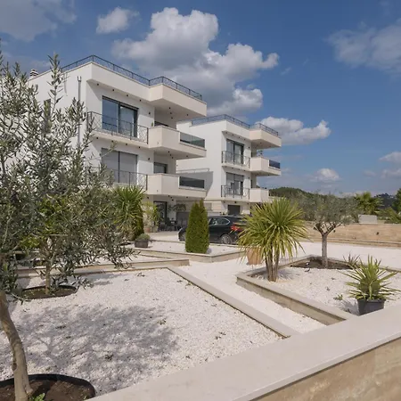 A&j Okruk * Trogir